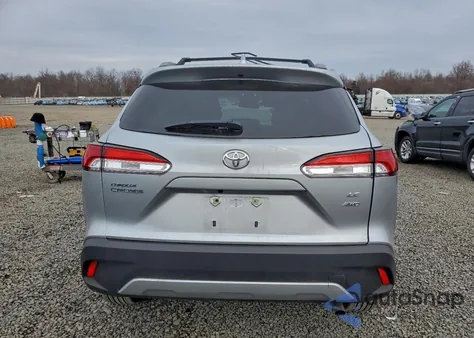 2024 Toyota Corolla Cross Le из США, поврежденный, VIN 7MUCAABG4RV107627